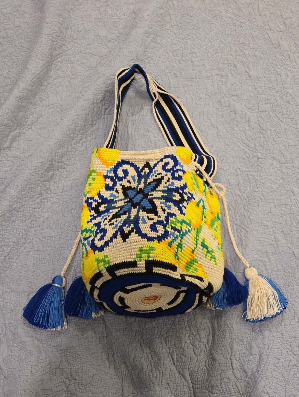 Authentic Arte & Tejido Handwoven Wayuu Mochila Bucket Bag – Excellent Condition